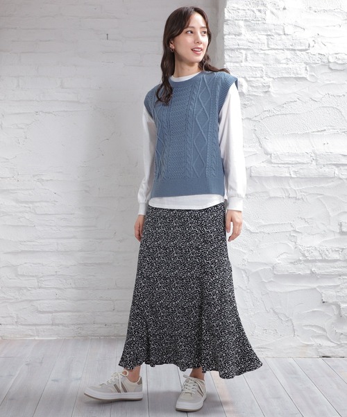 Honeys（ハニーズ）の「ケーブル編ニットベスト（ベスト・レディース・ベージュ/ブラウン/アイボリー/ブルー系その他/ダークオレンジ・LL/M/L）」の15枚目の写真