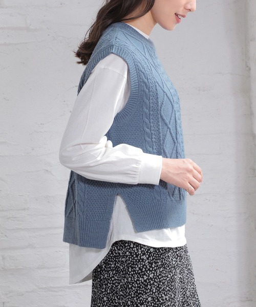 Honeys（ハニーズ）の「ケーブル編ニットベスト（ベスト・レディース・ベージュ/ブラウン/アイボリー/ブルー系その他/ダークオレンジ・LL/M/L）」の17枚目の写真