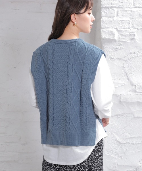 Honeys（ハニーズ）の「ケーブル編ニットベスト（ベスト・レディース・ベージュ/ブラウン/アイボリー/ブルー系その他/ダークオレンジ・LL/M/L）」の18枚目の写真