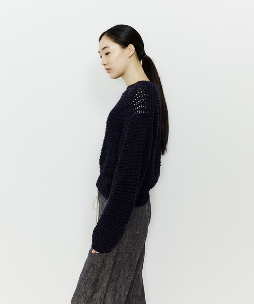 And A（アンドエー）の「unfil アンフィル / cotton shaggy chunky waffle-knit sweater コットンシャギー チャンキーワッフルニット ボリュームスリーブセーター / WHSP-UW102（ニット/セーター・レディース・オフホワイト/ダークネイビー・1）」の3枚目の写真