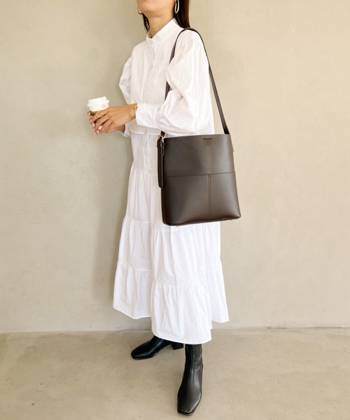 wears(ウェアーズ)の「【A4収納可】PUバケツショルダーバッグ(ショルダーバッグ・レディース・ブラウン/ブラック/ダークブラウン/グレイッシュベージュ/クリーム・FREE)」の9枚目の写真