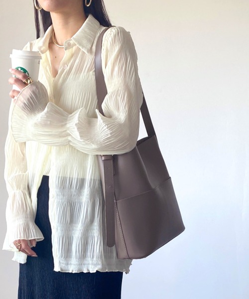 wears(ウェアーズ)の「【A4収納可】PUバケツショルダーバッグ(ショルダーバッグ・レディース・ブラウン/ブラック/ダークブラウン/グレイッシュベージュ/クリーム・FREE)」の18枚目の写真