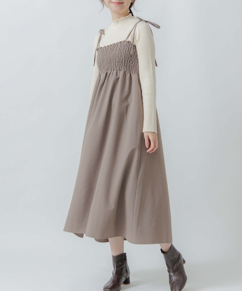 flower（フラワー）の「ナチュラルキャミワンピース2（ワンピース・レディース・ブラック/ベージュ/アイボリー・FREE）」の3枚目の写真