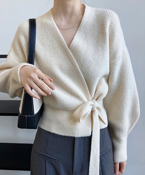 LOPASS(ロパス)の「ノーカラーVネックカーディガン(カーディガン/ボレロ・レディース・Mustard/ブラウン/ブラック/アイボリー/グレー・FREE)」の11枚目の写真