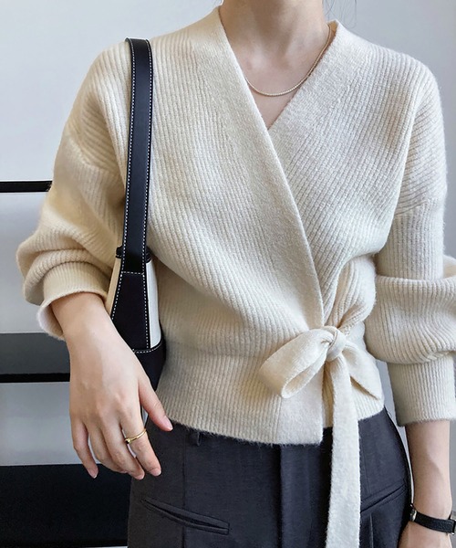 LOPASS(ロパス)の「ノーカラーVネックカーディガン(カーディガン/ボレロ・レディース・Mustard/ブラウン/ブラック/アイボリー/グレー・FREE)」の13枚目の写真