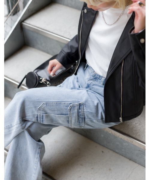 SpRay(スプレイ)の「デニムカーゴパンツ(デニムパンツ・レディース・ライトブルー・SMALL/MEDIUM/LARGE)」の5枚目の写真