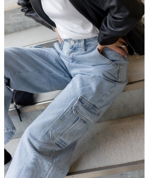 SpRay(スプレイ)の「デニムカーゴパンツ(デニムパンツ・レディース・ライトブルー・SMALL/MEDIUM/LARGE)」の6枚目の写真