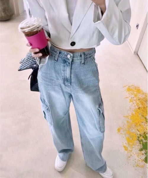 SpRay(スプレイ)の「デニムカーゴパンツ(デニムパンツ・レディース・ライトブルー・SMALL/MEDIUM/LARGE)」の12枚目の写真