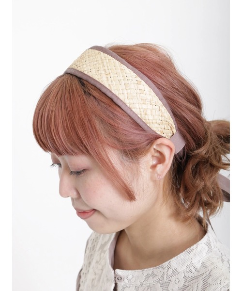 Samansa Mos2（サマンサ モスモス）の「ラフィアリボンカチューシャ（ネックレス・レディース・ブラック/モカ・ﾌﾘ-）」の3枚目の写真