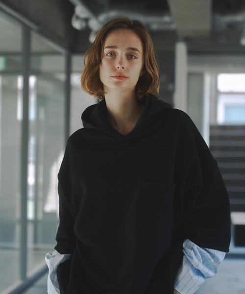 DOOPZ（ドープス）の「レイヤードスリーブフーディー（パーカー・メンズ・グレイッシュベージュ/ブラック・SMALL/MEDIUM/LARGE）」の14枚目の写真