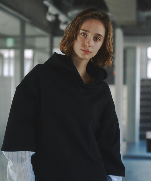 DOOPZ（ドープス）の「レイヤードスリーブフーディー（パーカー・メンズ・グレイッシュベージュ/ブラック・SMALL/MEDIUM/LARGE）」の17枚目の写真