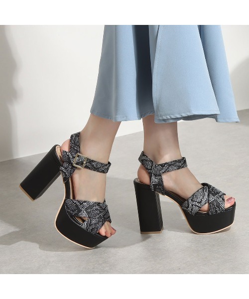 Mafmof（マフモフ）の「Mafmof(マフモフ)プラットフォーム入りクロスベルトチャンキーヒールサンダル（サンダル・レディース・ネイビー/ブラック系その他/ホワイト/ブラック/シルバー/ゴールド・M/L/LL/S）」の7枚目の写真