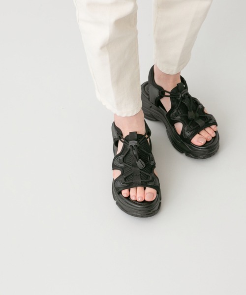 menue(メヌエ)の「厚底スポーツサンダル(サンダル・レディース・ホワイト/ブラック・38/39/36/37)」の12枚目の写真