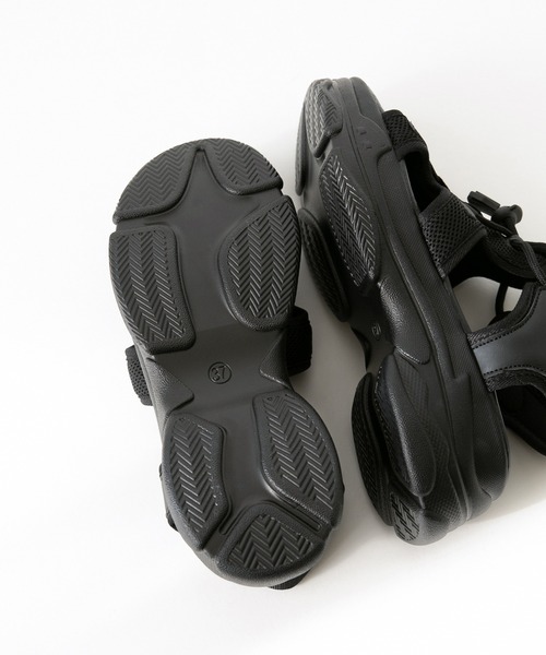 menue(メヌエ)の「厚底スポーツサンダル(サンダル・レディース・ホワイト/ブラック・38/39/36/37)」の15枚目の写真