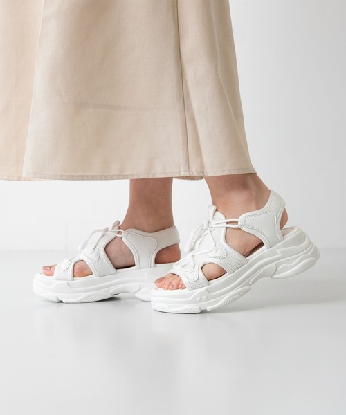 menue(メヌエ)の「厚底スポーツサンダル(サンダル・レディース・ホワイト/ブラック・38/39/36/37)」の13枚目の写真