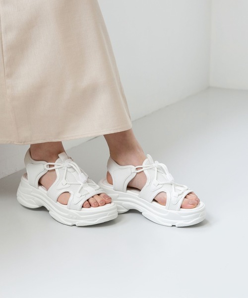 menue(メヌエ)の「厚底スポーツサンダル(サンダル・レディース・ホワイト/ブラック・38/39/36/37)」の16枚目の写真