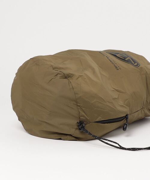 KEEN(キーン)の「KHT RECYCLE DRAWSTRING BAG IN PO / ケーエイチティー リサイクル ドローストリング バッグ イン ポーチ(ボディバッグ/ウエストポーチ・メンズ・オリーブ・OS)」の2枚目の写真