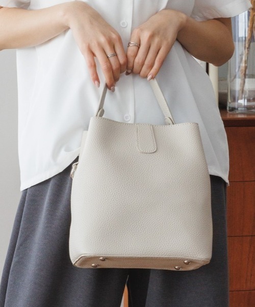Ada.(エイダ)の「2WAY ワンハンドル スクエアバッグ(ハンドバッグ・レディース・アイボリー/ブルー系その他/ベージュ/ブラウン/ブラック・FREE)」の8枚目の写真