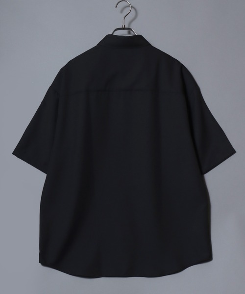 ANPAS(アンパス)の「MADE IN JAPAN Reflax(R) Oversized Half-Sleeve Shirt/日本製 リフラクス オーバーサイズ レギュラーカラー 半袖 とろみシャツ 国産 メンズ 春夏 トップス(シャツ/ブラウス・メンズ・セージグリーン/ブルー/グレー/ブラック/パープル/イエロー/ホワイト/チャコール/ボルドー/マスタード/ロイヤルブルー・M/L)」の16枚目の写真
