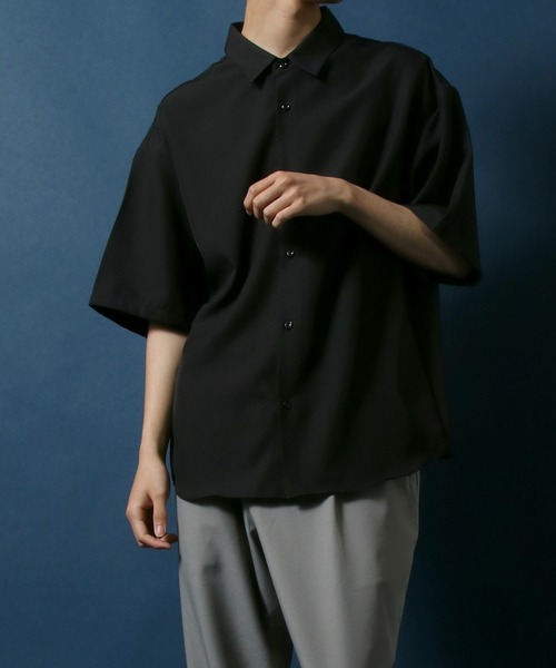 ANPAS(アンパス)の「MADE IN JAPAN Reflax(R) Oversized Half-Sleeve Shirt/日本製 リフラクス オーバーサイズ レギュラーカラー 半袖 とろみシャツ 国産 メンズ 春夏 トップス(シャツ/ブラウス・メンズ・セージグリーン/ブルー/グレー/ブラック/パープル/イエロー/ホワイト/チャコール/ボルドー/マスタード/ロイヤルブルー・M/L)」の14枚目の写真