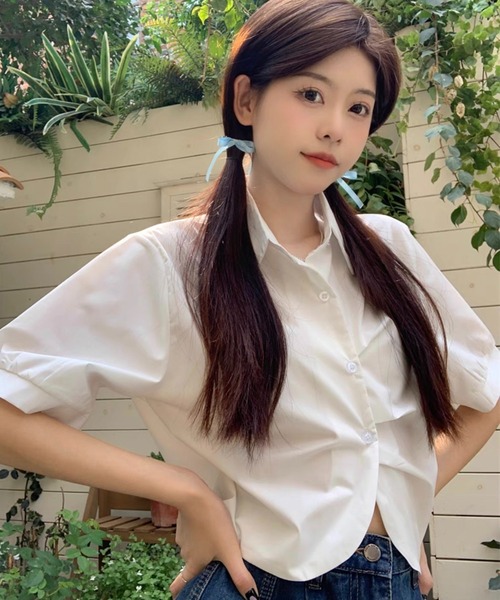 Chick（チック）の「Round Cut Short SS Shirt / ラウンドカットショート丈シャツ クロップド丈 半袖（シャツ/ブラウス・レディース・ホワイト/ブルー・FREE）」の5枚目の写真