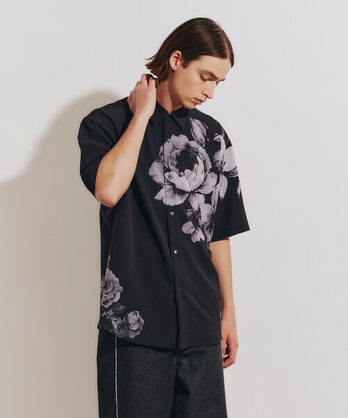 tk.TAKEO KIKUCHI(ティーケータケオキクチ)の「◆グラフィックフラワーアートシャツ(シャツ/ブラウス・メンズ・ホワイト系1/ブラック系/ネイビー系・02/03)」の3枚目の写真