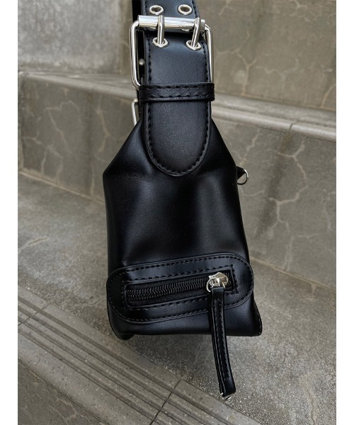 ENVYM(アンビー)の「アイレットデザインハンドBAG(ハンドバッグ・レディース・ブラック/アイボリー・FREE)」の7枚目の写真