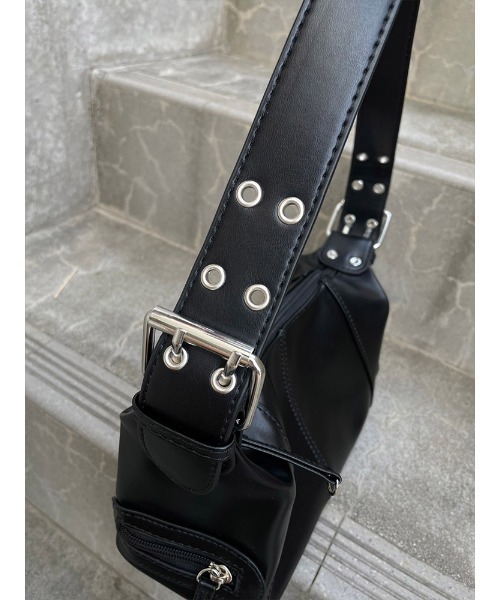 ENVYM(アンビー)の「アイレットデザインハンドBAG(ハンドバッグ・レディース・ブラック/アイボリー・FREE)」の15枚目の写真