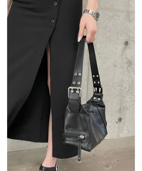 ENVYM(アンビー)の「アイレットデザインハンドBAG(ハンドバッグ・レディース・ブラック/アイボリー・FREE)」の6枚目の写真