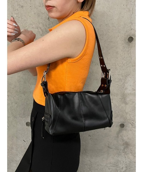 ENVYM(アンビー)の「アイレットデザインハンドBAG(ハンドバッグ・レディース・ブラック/アイボリー・FREE)」の13枚目の写真