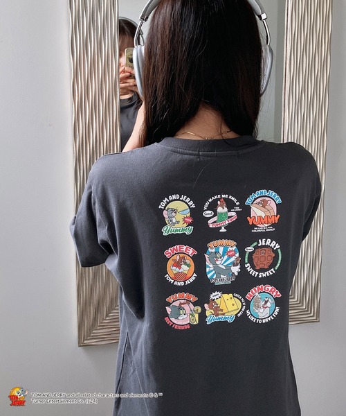 AS KNOW AS plus（アズノゥアズプラス）の「○アクリルキーホルダー付き トムとジェリー 刺繍Ｔシャツ 【TOM and JERRY/トムとジェリー】（Tシャツ/カットソー・レディース・スミクロ/イエロー/オフホワイト/クリアブルー/チャコール/オートミール/ブルー/ホワイト/ホワイト系/アイボリー系/グレー系/サックスブルー系/ブラック系4/アイボリー系4/ホワイト系4/ダークグリーン系4/サックスブルー系5/ブラック系5/アイボリー系5/ホワイト系5・FREE）」の10枚目の写真