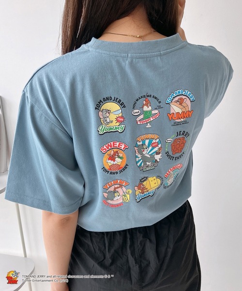AS KNOW AS plus（アズノゥアズプラス）の「○アクリルキーホルダー付き トムとジェリー 刺繍Ｔシャツ 【TOM and JERRY/トムとジェリー】（Tシャツ/カットソー・レディース・スミクロ/イエロー/オフホワイト/クリアブルー/チャコール/オートミール/ブルー/ホワイト/ホワイト系/アイボリー系/グレー系/サックスブルー系/ブラック系4/アイボリー系4/ホワイト系4/ダークグリーン系4/サックスブルー系5/ブラック系5/アイボリー系5/ホワイト系5・FREE）」の18枚目の写真