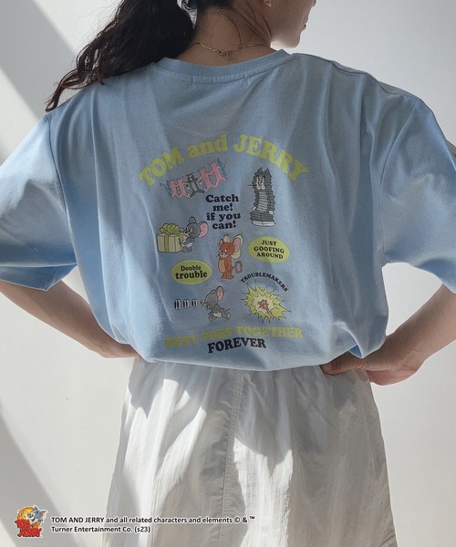 AS KNOW AS plus（アズノゥアズプラス）の「○アクリルキーホルダー付き トムとジェリー 刺繍Ｔシャツ 【TOM and JERRY/トムとジェリー】（Tシャツ/カットソー・レディース・スミクロ/イエロー/オフホワイト/クリアブルー/チャコール/オートミール/ブルー/ホワイト/ホワイト系/アイボリー系/グレー系/サックスブルー系/ブラック系4/アイボリー系4/ホワイト系4/ダークグリーン系4/サックスブルー系5/ブラック系5/アイボリー系5/ホワイト系5・FREE）」の17枚目の写真