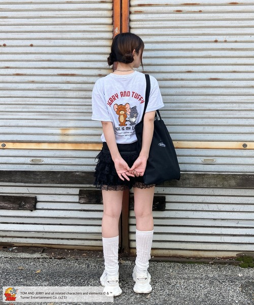 ○アクリルキーホルダー付き トムとジェリー 刺繍Tシャツ 【TOM and