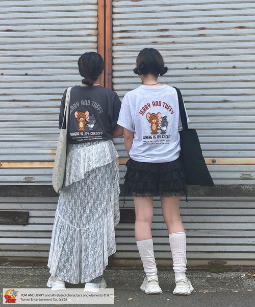 ○アクリルキーホルダー付き トムとジェリー 刺繍Tシャツ 【TOM and