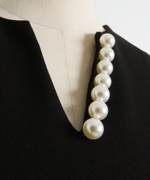 ZOZO限定】パール付きVネックワンピース（ワンピース）｜tocco closet