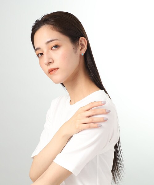 COCOSHNIK（ココシュニック）の「K10トルコ石（ターコイズ）オーバルカボション スタッドピアス（ピアス（両耳用）・レディース・イエローゴールド・00）」の8枚目の写真