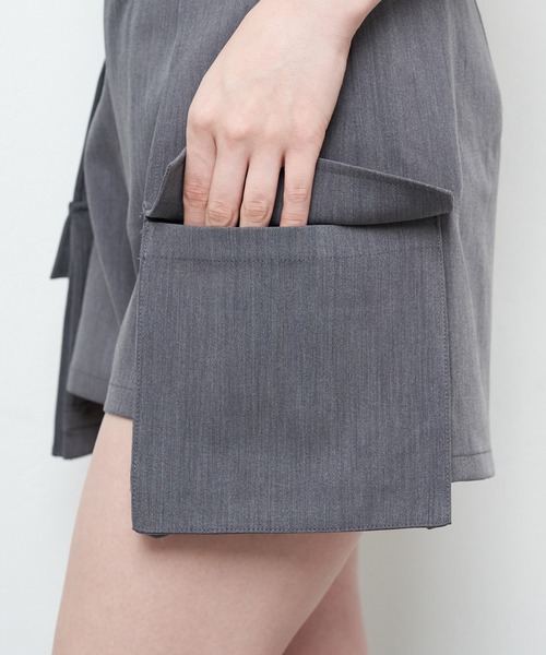 Chico（チコ）の「カーゴポケットミニスカパン（スカート・レディース・グレイッシュベージュ/グレー/ブラック・FREE）」の13枚目の写真