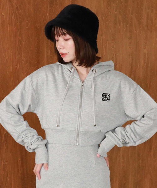 archives(アルシーヴ)の「ロゴ刺繍ショートzipパーカー(パーカー・レディース・グレー/オフホワイト/ブラック・MEDIUM)」の11枚目の写真