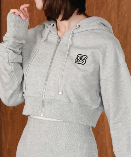 archives(アルシーヴ)の「ロゴ刺繍ショートzipパーカー(パーカー・レディース・グレー/オフホワイト/ブラック・MEDIUM)」の14枚目の写真