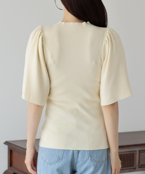 BLUEEAST（ブルーイースト）の「フレアスリーブ五分袖なめらかニット（ニット/セーター・レディース・アイボリー/ブラック/ベージュ/グリーン/チャコールグレー/ボルドー・MEDIUM）」の13枚目の写真