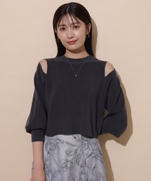 アプワイザーリッシェ / ソフトタッチショルダースリットニット (白) Apuweiser-riche（アプワイザーリッシェ）の「ソフトタッチ