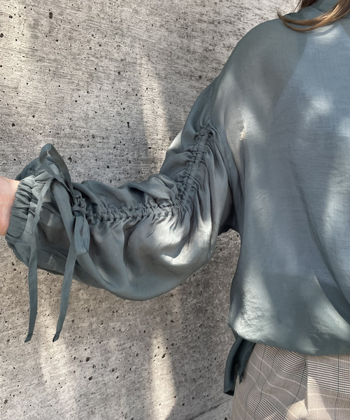 abahouse mavie（アバハウスマヴィ）の「【シアートップス】袖ギャザーブラウス（シャツ/ブラウス・レディース・ホワイト/ブラック/ダークグリーン/パープル系その他・0）」の15枚目の写真