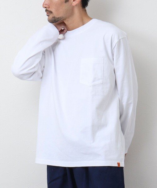 UNIVERSAL OVERALL(ユニバーサルオーバーオール)の「【UNIVERSAL OVERALL/ユニバーサルオーバーオール】別注 USコットン ワンポイント長袖Tシャツ ロンT(Tシャツ/カットソー・メンズ・ホワイト/グレイッシュベージュ/チャコールグレー・S/L/M)」の2枚目の写真