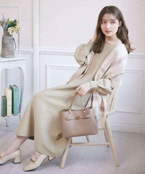 12Twelve Agenda(トゥエルブ アジェンダ)の「カシミアタッチニュアンスチェック大判ストール(マフラー・レディース・ベージュ/ラベンダー/サックスブルー/オフホワイト・FREE)」の11枚目の写真