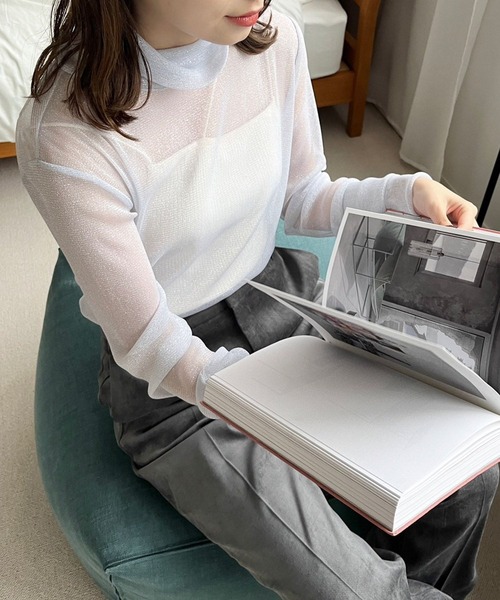 LOWRYS FARM（ローリーズファーム）の「ラメオフタートルロングスリーブ　984581（Tシャツ/カットソー・レディース・アイボリー/ブラック/ブルー/シルバー・FREE）」の4枚目の写真