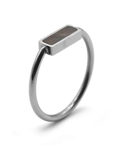LHME(エルエイチエムイー)の「LHME スクエアスリムリング/サージカルステンレス316L(金属アレルギー対応)(リング・レディース・ゴールド/シルバー・9号/11号/13号/15号)」の6枚目の写真
