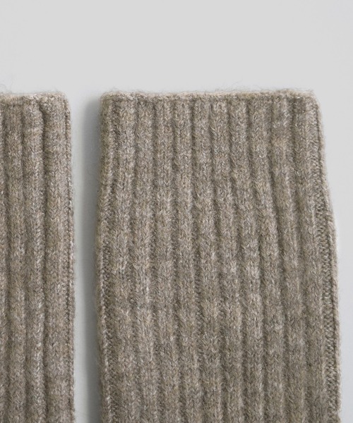 minia（ミニア）の「アーム/レッグウォーマー（アームカバー・レディース・アイボリー/チャコールグレー/ブラック/ベージュ・FREE）」の7枚目の写真