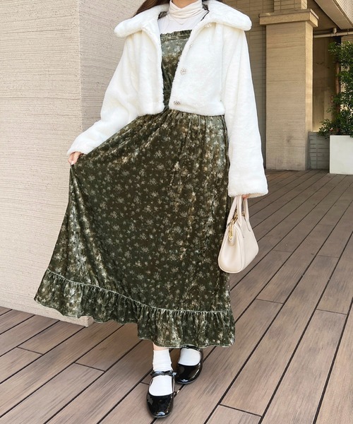 apres jour(アプレジュール)の「ベロアリボンキャミワンピース【ZOZOTOWN限定アイテム】(ワンピース・レディース・ブラウン系その他/ブラック/モスグリーン・フリー/X-LARGE)」の1枚目の写真