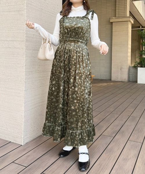 apres jour(アプレジュール)の「ベロアリボンキャミワンピース【ZOZOTOWN限定アイテム】(ワンピース・レディース・ブラウン系その他/ブラック/モスグリーン・フリー/X-LARGE)」の6枚目の写真